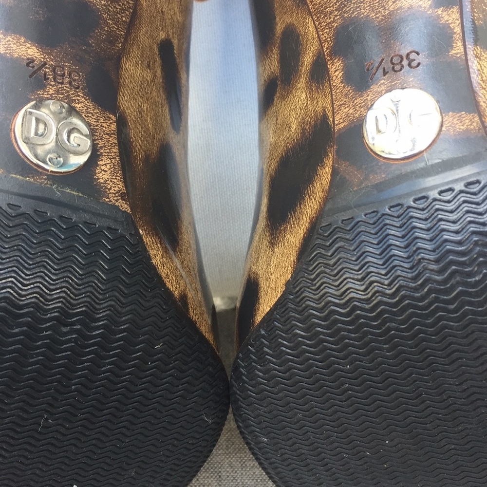 Dolce & Gabbana Patent Animal Print Stiletto Heel Pumps - Picture 7 of 12